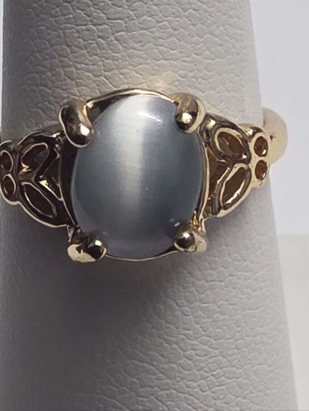 Gold Filigree Ring with Gray Cat's Eye Stone